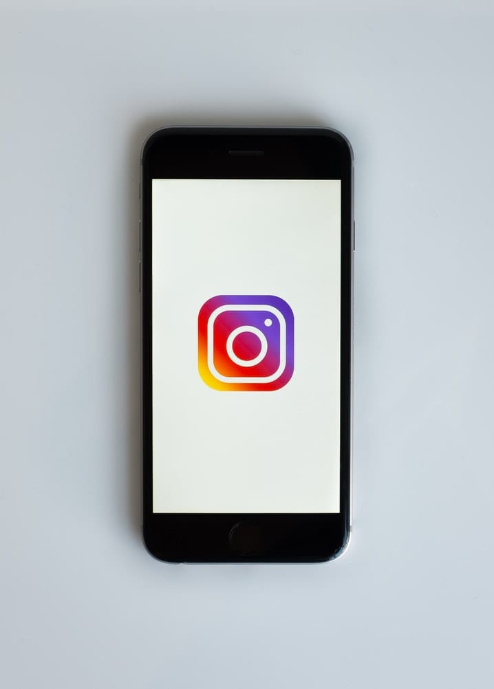 So gruppieren Sie Chats mit mehreren Instagram-Benutzern