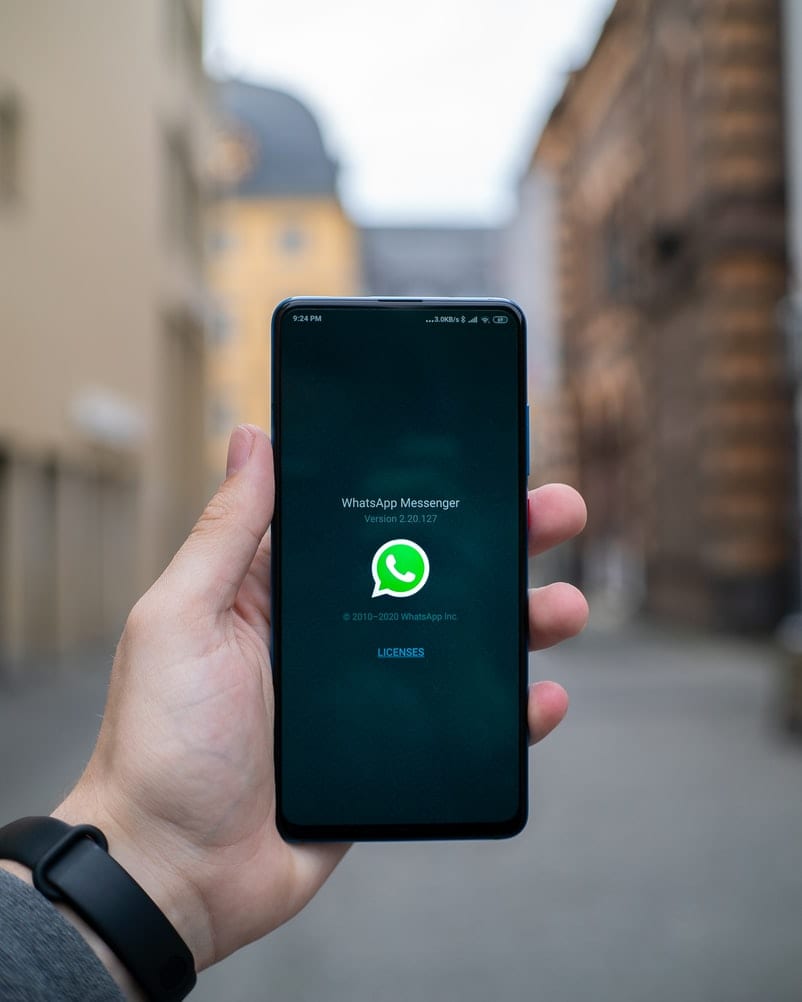 Een WhatsApp-groep starten en contacten importeren