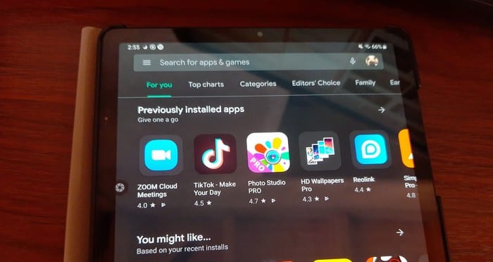 如何在 Google Play 中啟用暗模式