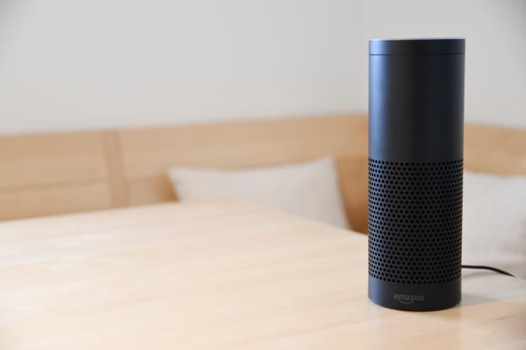 Cách tắt micrô trên Amazon Alexa Echo hoặc Dot