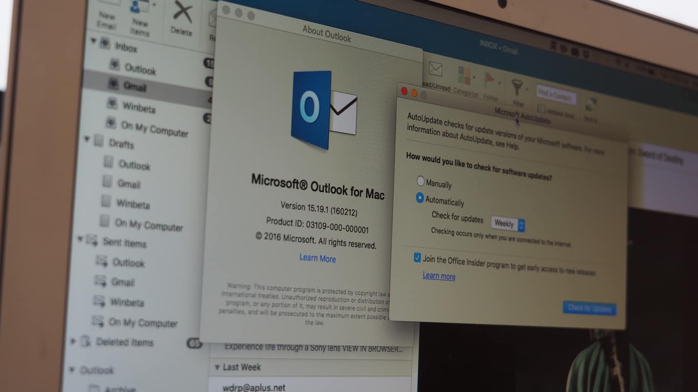 Cách thêm danh bạ vào Outlook trong Windows 10