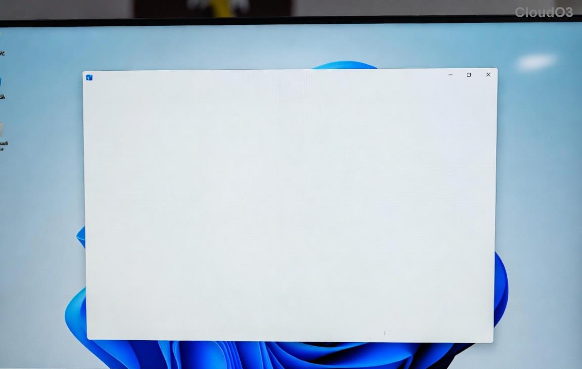 Pulpit systemu Windows 11 Pro z malowniczą tapetą pokazującą udaną zmianę tła