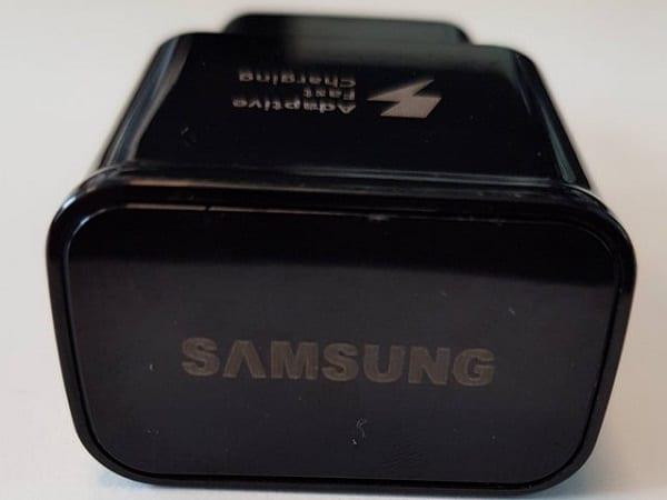 修正：Samsung GalaxyS21がオンにならない