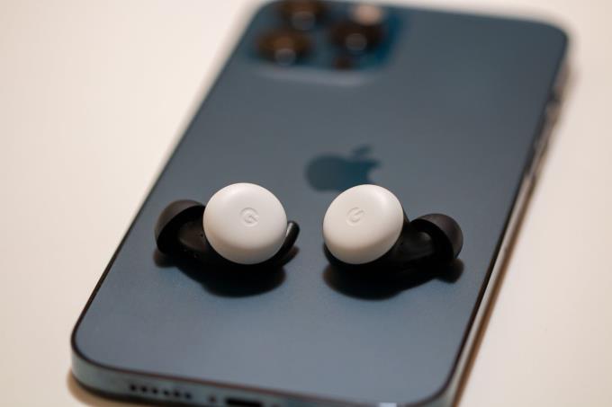 คุณสามารถใช้ Pixel Buds กับ iPhone ได้หรือไม่