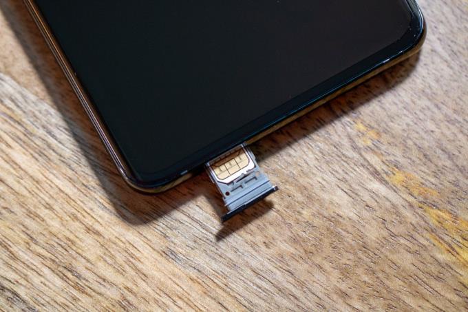 Cómo insertar y quitar la tarjeta SIM de Samsung Galaxy S21