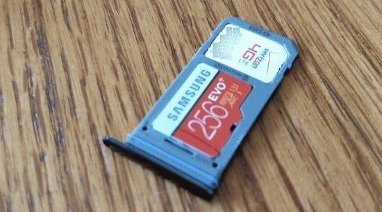 Galaxy Note8: insira e remova a bandeja do cartão SIM / SD