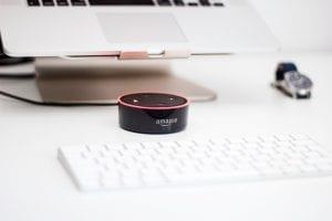 Como desativar o microfone no Amazon Alexa Echo ou Dot