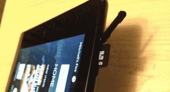 Kindle Fire: insira ou remova o cartão SD