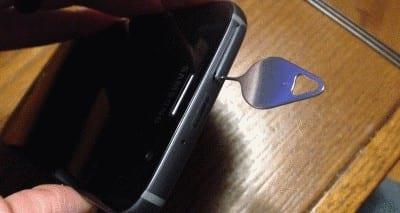 Lắp và tháo thẻ sim & thẻ SD trên Samsung Galaxy S10