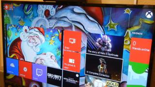 Настройка Xbox One к Рождеству с помощью пользовательских фонов и цветов