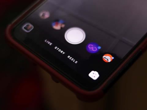 Comment changer la couleur darrière-plan sur une histoire Instagram