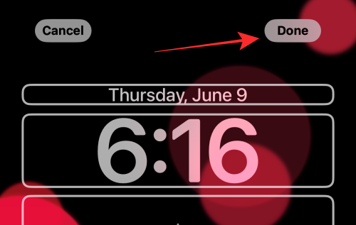 iOS 16のiPhoneのロック画面でダークモードをオンにする方法