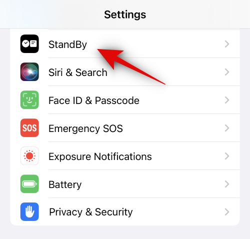 如何在運行 iOS 17 的 iPhone 上啟用或禁用待機模式下的通知