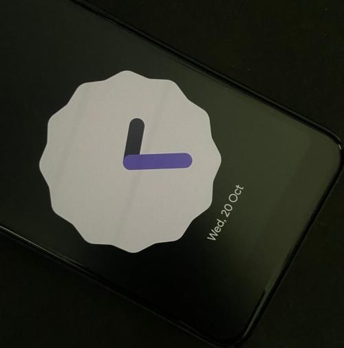 Android 12: ロック画面の時計を変更する方法