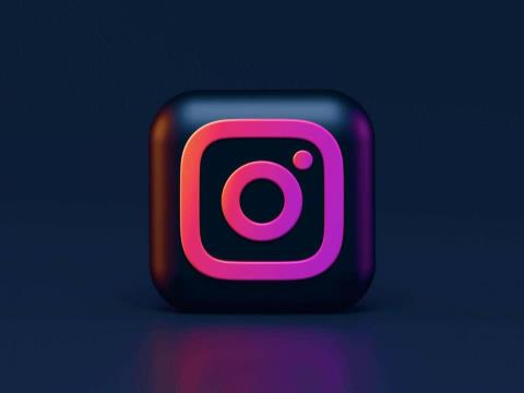 Instagramの投稿にGIFにコメントする方法