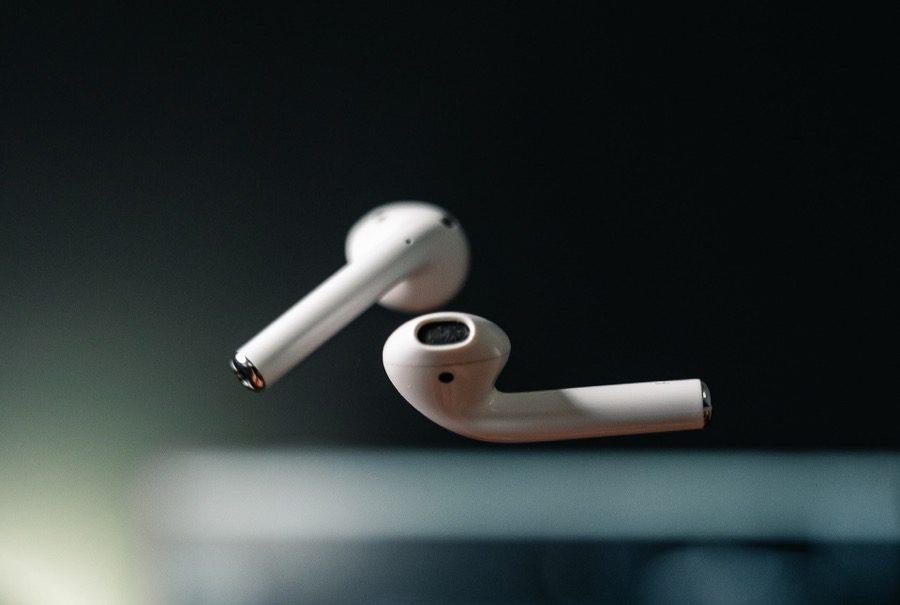 Waarom kraken, ratelen of produceren mijn AirPods statische ruis: 11 manieren om dit op te lossen