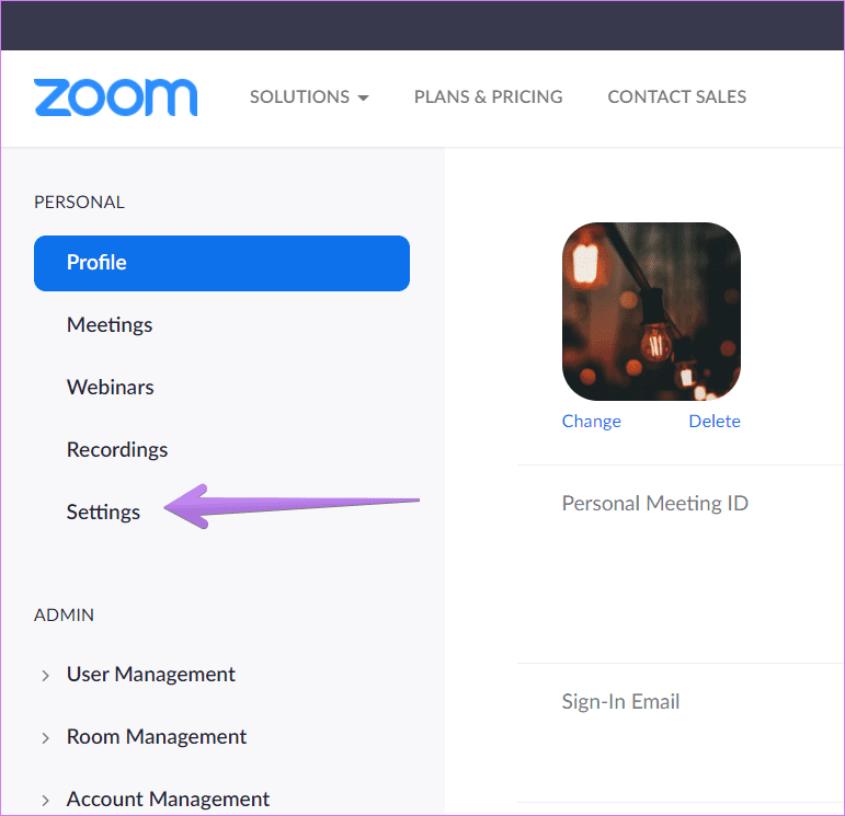 如何以主持人身分在 Zoom 上為參與者啟用螢幕分享