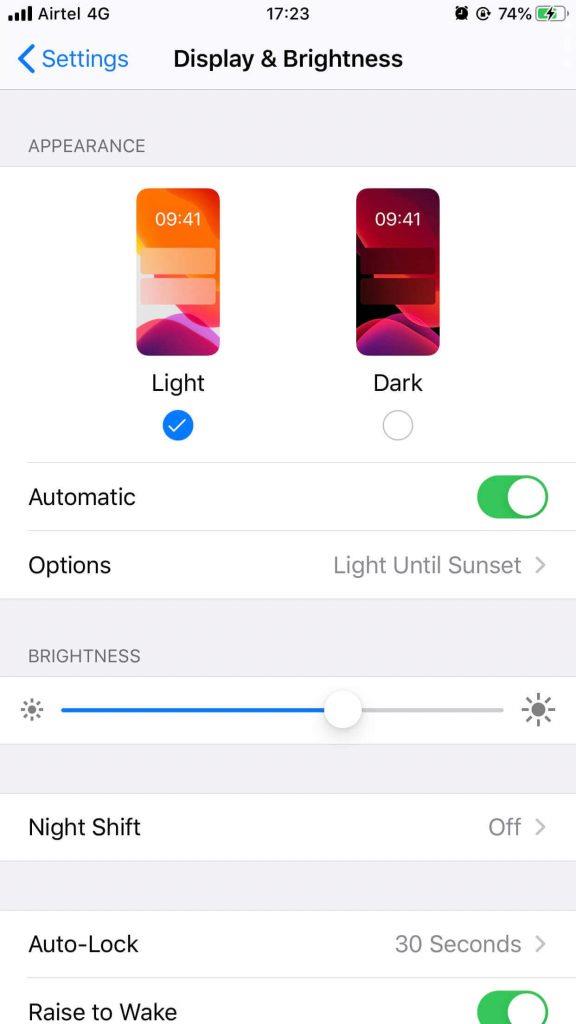 Come attivare la modalità oscura in iOS 13?