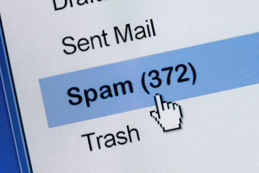 電子メールでスパムを識別する方法
