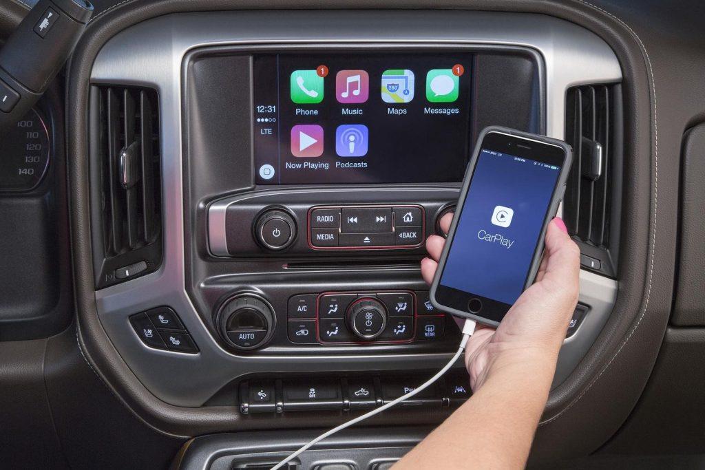 Cách đơn giản nhất để sử dụng Siri với CarPlay của Apple