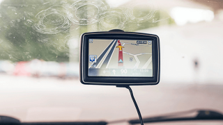 Mana yang Lebih Baik: Aplikasi Smartphone Atau Perangkat GPS?