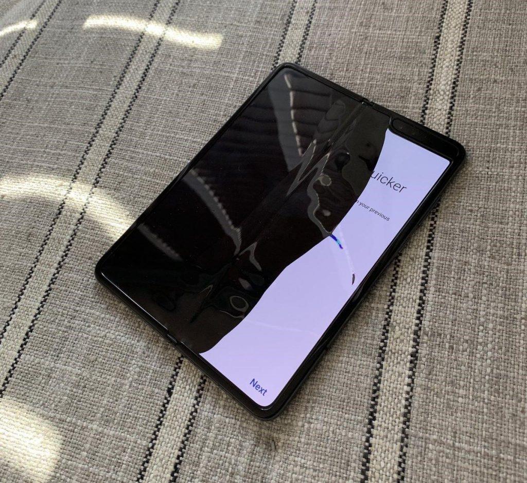 Samsung Galaxy Fold: ne vale la pena?