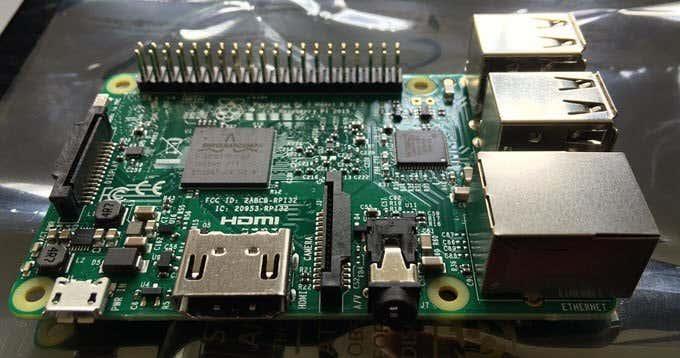 Raspberry Pi 3 Model B を使い始める方法