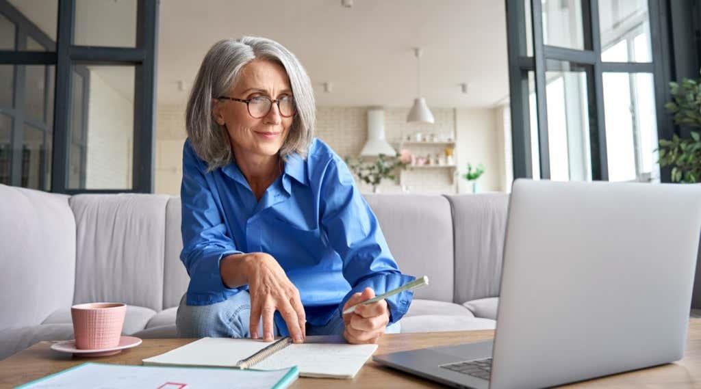 25 bezpłatnych zajęć online dla seniorów