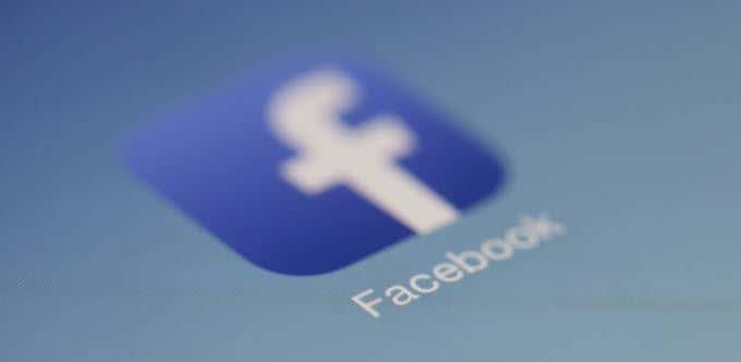 Come scaricare ed eliminare i tuoi dati da Facebook