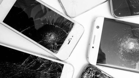 Adakah Anda Benar-benar Memerlukan Pelindung Skrin pada Telefon Pintar Anda?