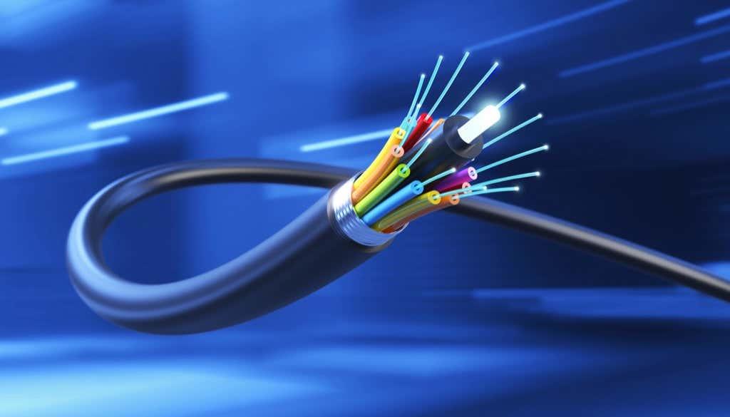 ¿Qué es Internet de fibra y debería cambiar del cable?