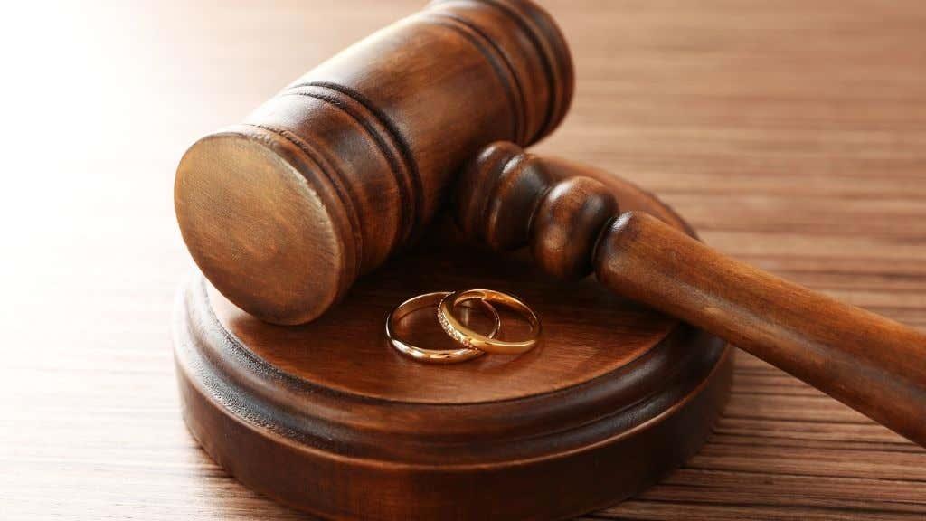 5 legitime Websites, um legal online zu heiraten