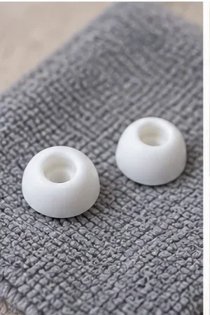 Como limpar as pontas auriculares dos AirPods Pro com segurança: o método da Apple que utiliza apenas água.