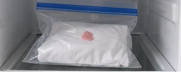 如何去除紙巾上的口香糖而不留下黏性殘留物